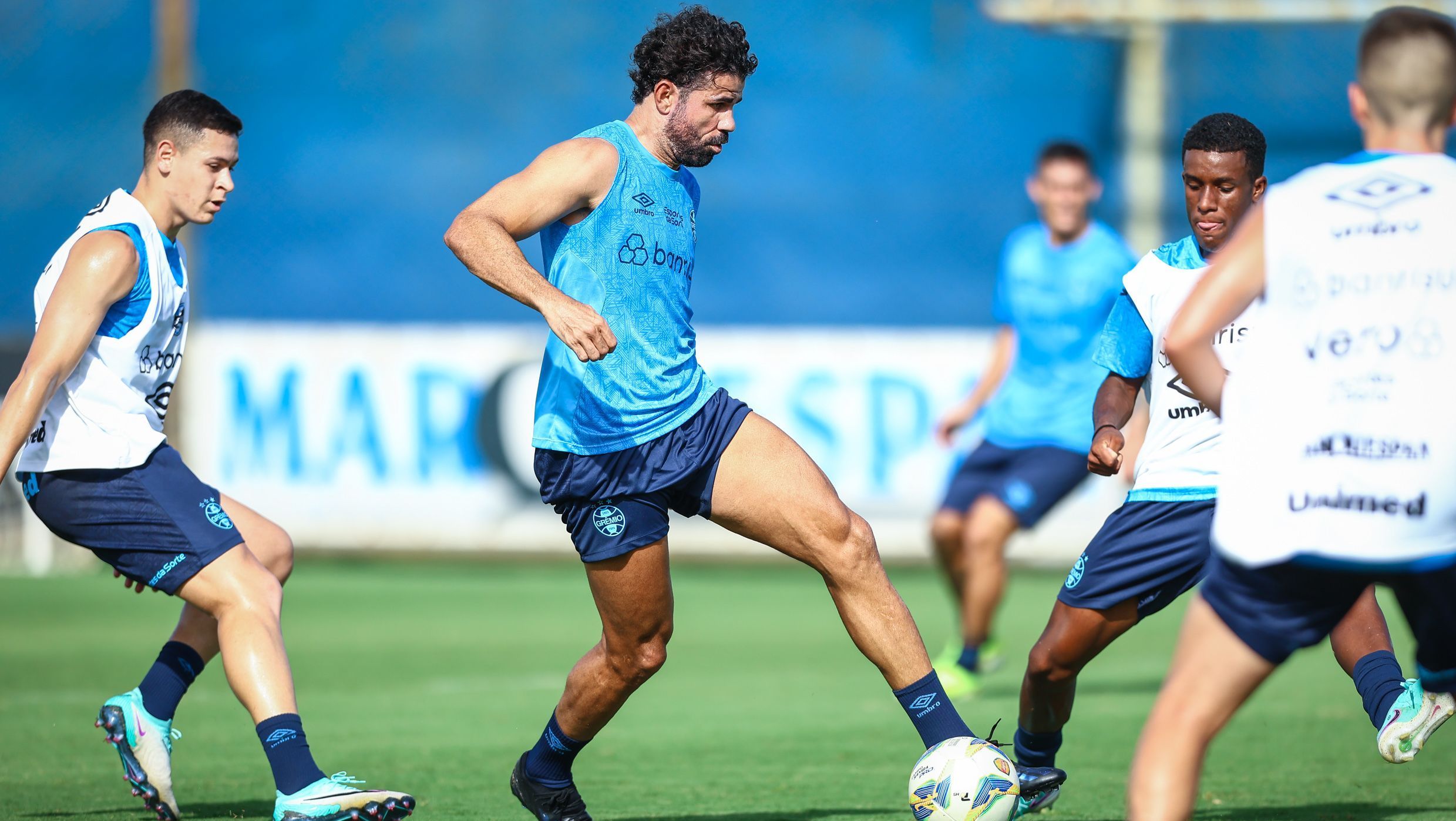 Diego Costa marcou gol em seu primeiro coletivo pelo Grêmio