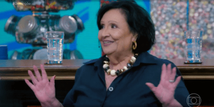 Dona Déa, mãe de Paulo Gustavo, no Domingão com Hulk.