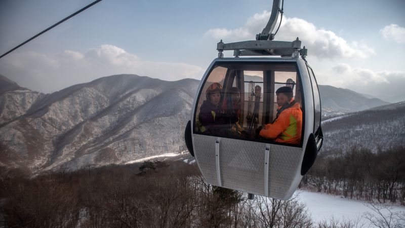 Estação de esqui Masikryong, na Coreia do Norte, recebeu um grupo de turistas da Rússia / Reprodução/CNN