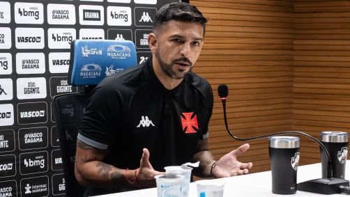 Emiliano Díaz, auxiliar técnico do Vasco, em coletiva de imprensa após Fluminense x Vasco