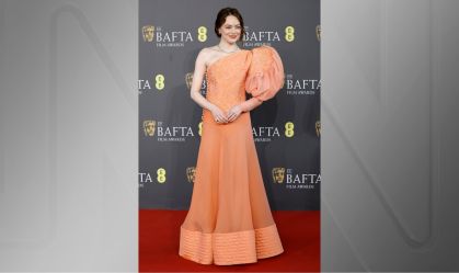 Emma Stone no tapete vermelho do Bafta 2024.