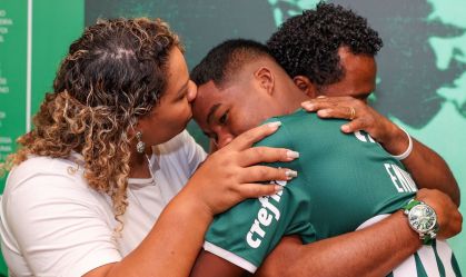 Endrick com os pais
