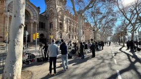 Imprensa em frente ao Superior Tribunal de Catalunha