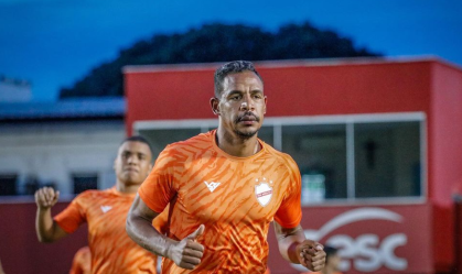 Fernando deixa Vila Nova após seis jogos e fecha com o Inter