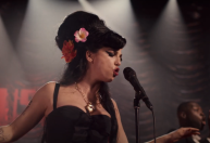 "Back to Black": Filme de Amy Winehouse ganha novo trailer; veja