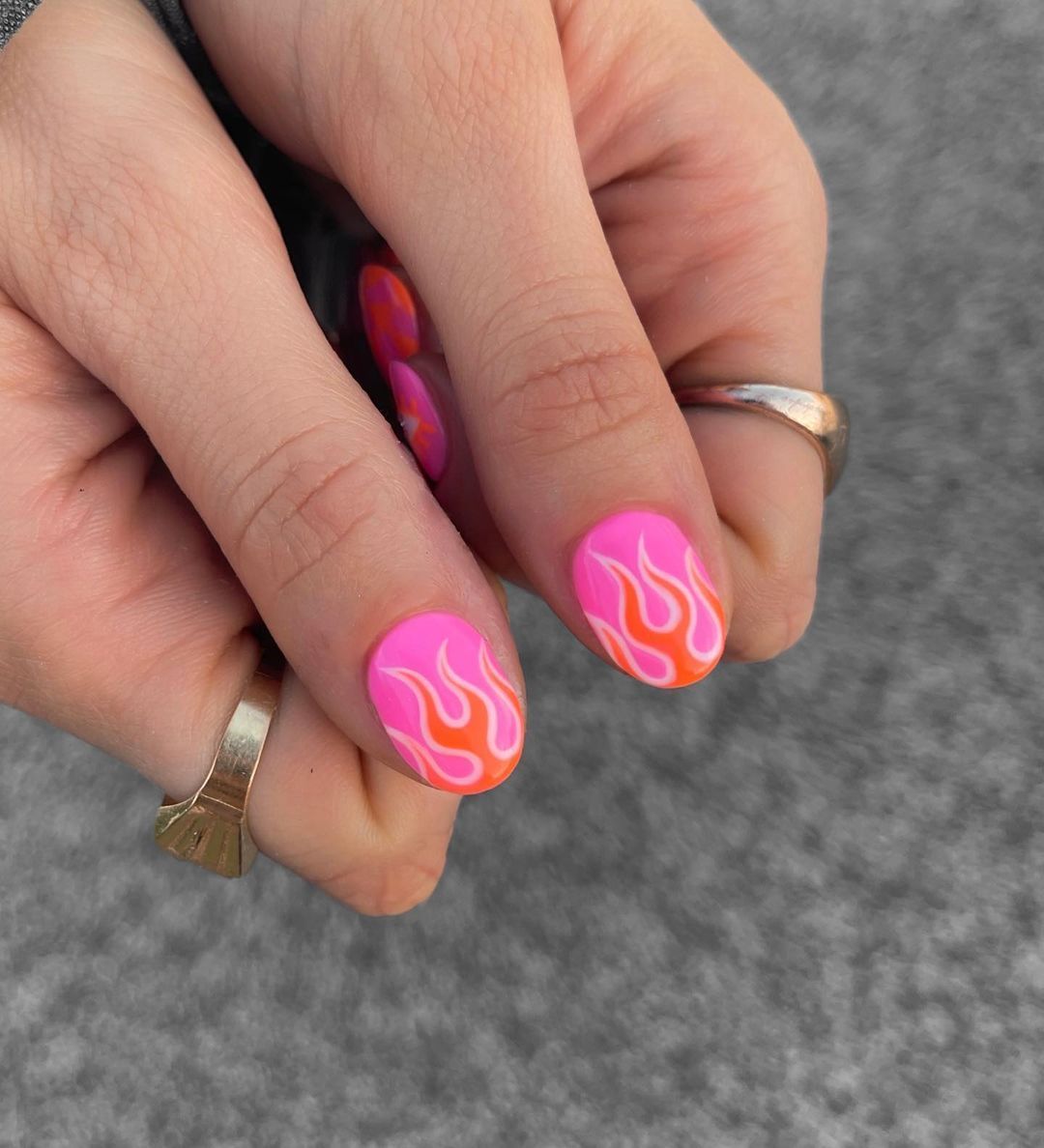 Unhas divertidas para aproveitar a folia / Reprodução/Peachi Nails
