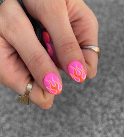 Unhas divertidas para aproveitar a folia / Reprodução/Peachi Nails