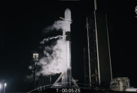 SpaceX e Nasa lançam sonda que pode fazer 1º pouso dos EUA na Lua em 50 anos