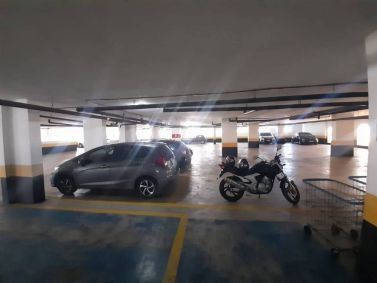 Garagem do edifício interditado no litoral de São Paulo