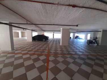 Garagem do edifício interditado no litoral de São Paulo
