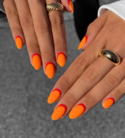 Francesinha invertida para o Carnaval / Reprodução/Peachi Nails