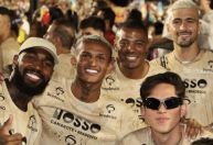Veja jogadores curtindo o Carnaval pelo Brasil