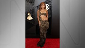 Chlöe no tapete vermelho do Grammy