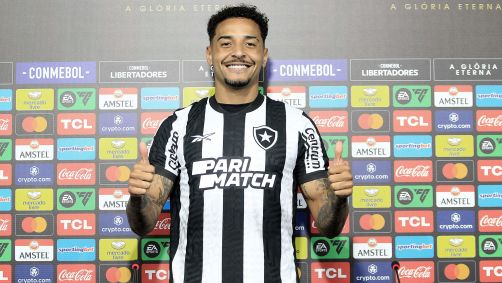 Gregore em sua apresentação oficial no Botafogo: volante assinou com o Alvinegro até dezembro de 2026