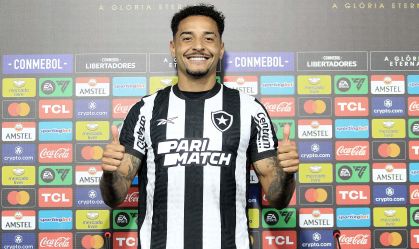 Gregore em sua apresentação oficial no Botafogo: volante assinou com o Alvinegro até dezembro de 2026