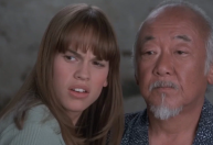 Hilary Swank não participará da última temporada de "Cobra Kai"