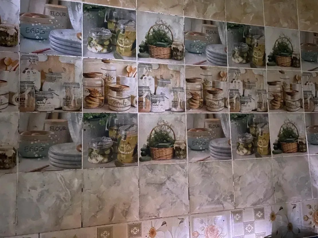 Design interior do complexo subterrâneo era adornado com azulejos decorativos / Ivana Kottasová/CNN