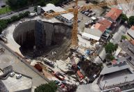 Ex-presidente do Metrô-SP e construtoras são multadas em R$ 240 milhões por cratera que matou 7 em Pinheiros