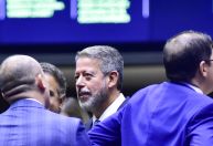 Deputados tentam amenizar punições em projeto de resolução proposto por Lira