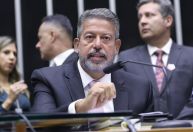 Lira agora promete “mansidão” e deve ajudar Lula a debelar crise no Congresso