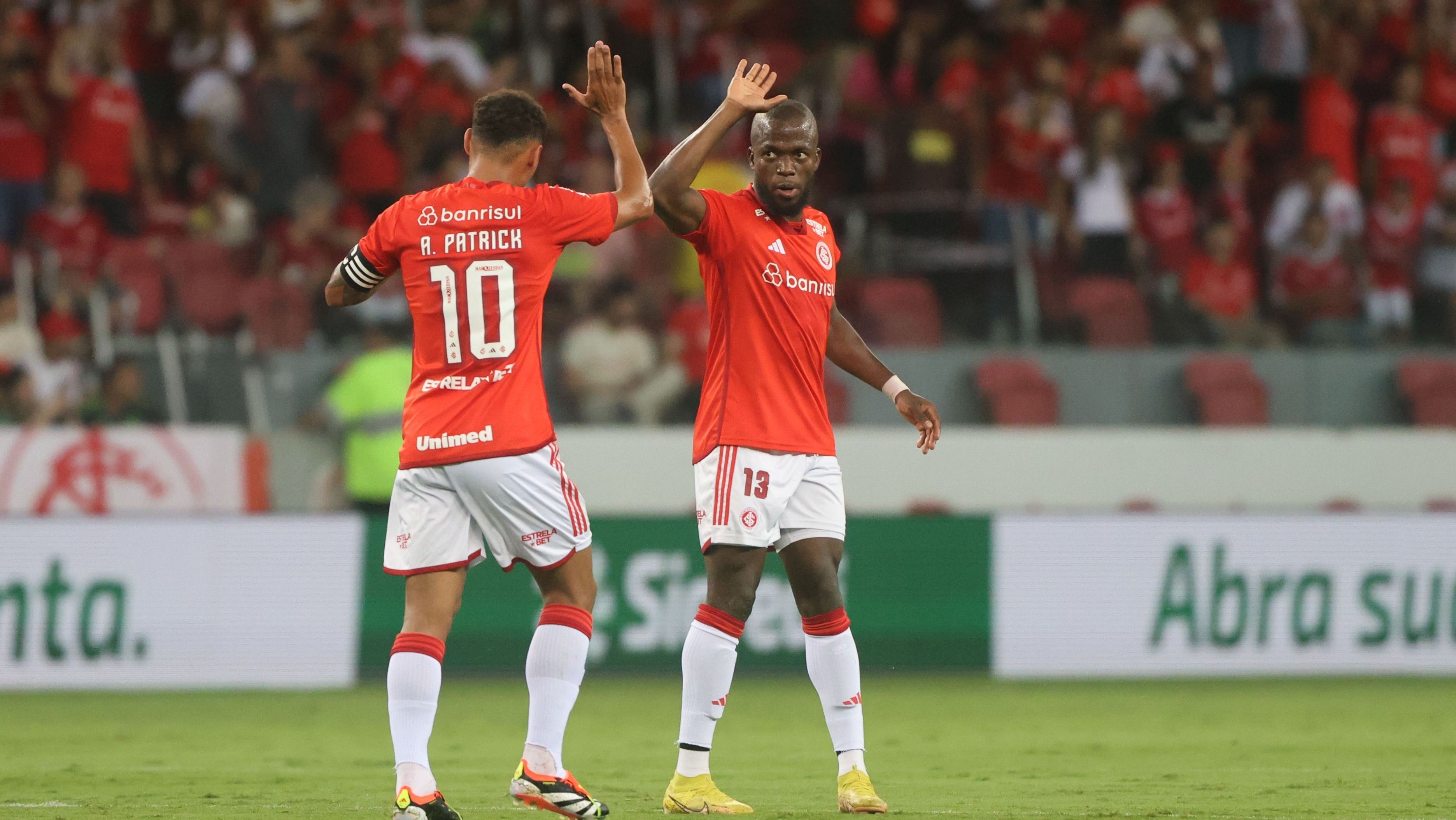 Colorado marcou os três gols da vitória ainda na primeira etapa