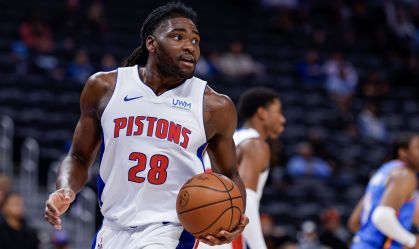 Jogador do Detroit Pistons é preso após socar rival antes do jogo