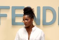 Semana de Moda de Milão: Iza assiste desfile da Fendi
