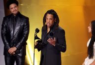 Afiado, Jay-Z solta o verbo no Grammy: 