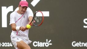 João Fonseca na vitória sobre o francês Arthur Fils no Rio Open