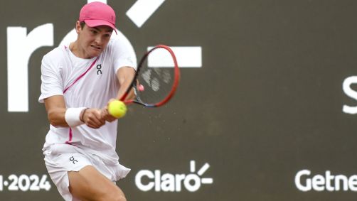 João Fonseca na vitória sobre o francês Arthur Fils no Rio Open