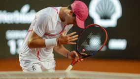 João Fonseca comemora vitória histórica no Rio Open