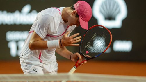 João Fonseca comemora vitória histórica no Rio Open