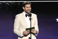 John Krasinski usa piada de 