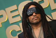 Lenny Kravitz recebe People’s Choice Music Icon Award com discurso inspirador