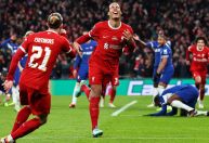 Com gol na prorrogação, Liverpool vence Chelsea e é campeão da Copa da Liga