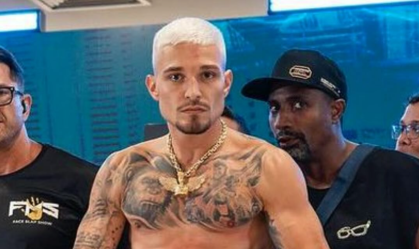 MC Gui vence Nego do Borel por nocaute técnico no FMS 4, em São Paulo