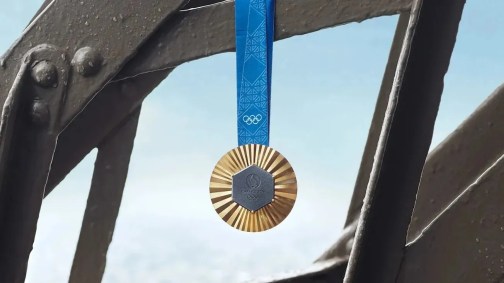 Medalhas de Paris 2024 terão pedaços de metal da Torre Eiffel