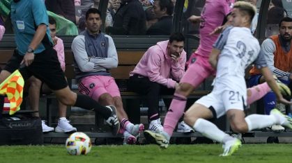 Messi ficou no banco de reservas e não atuou contra o combinado de Hong Kong