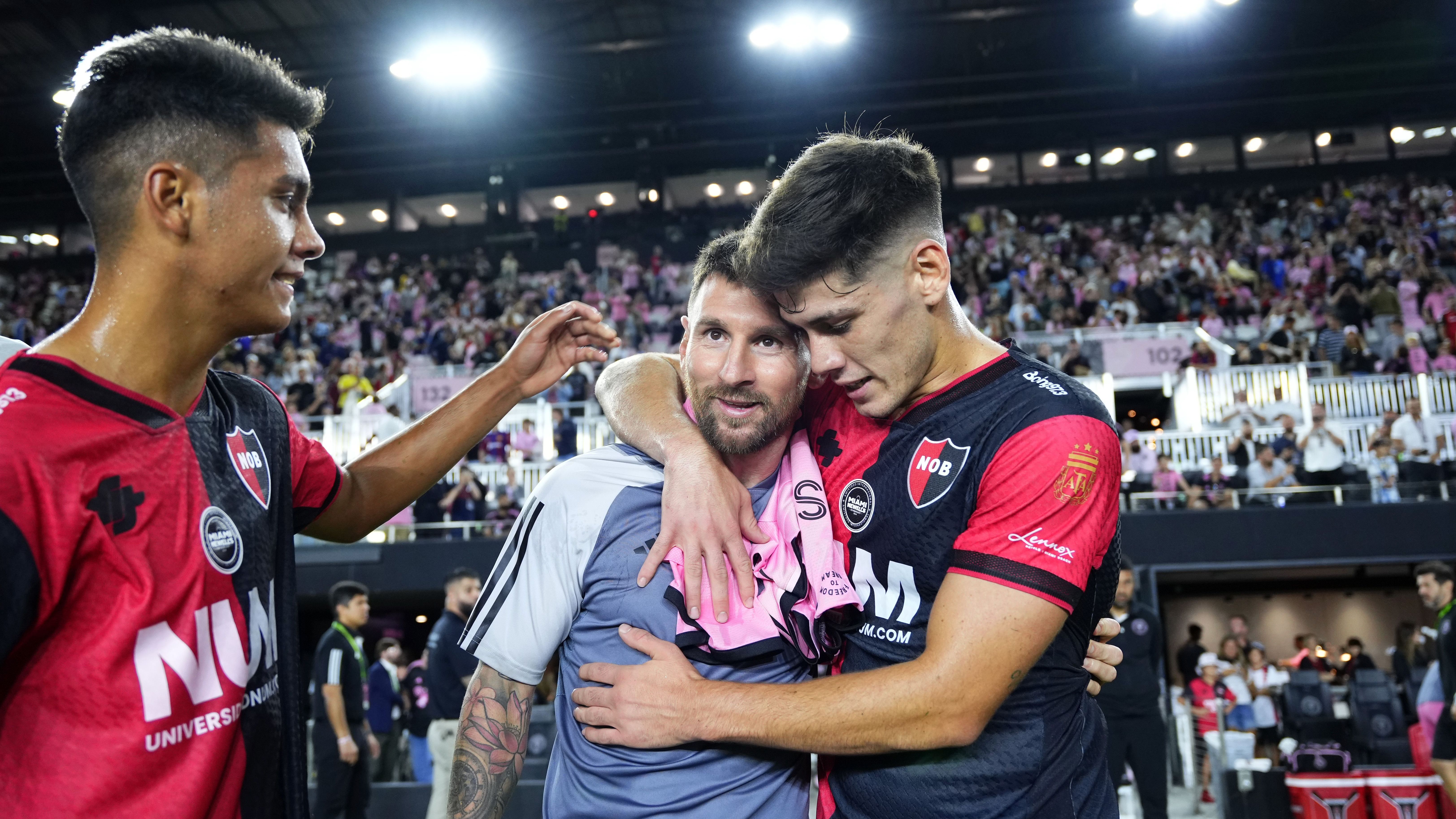 Messi foi tietado por jogadores do Newell's Old Boys em amistoso nos EUA