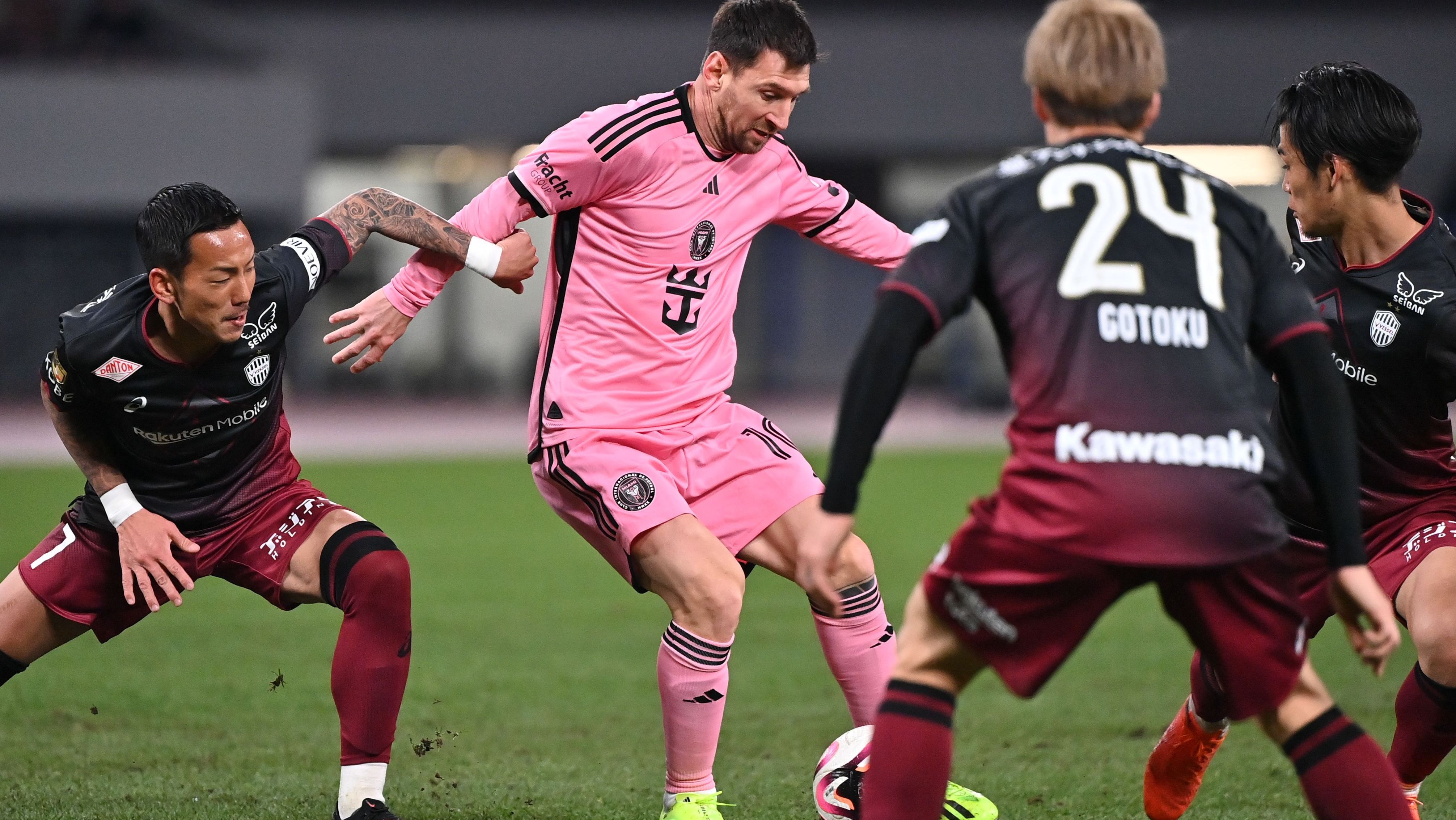 Messi participou de amistoso contra o Vissel Kobe nesta quarta (7), no Japão
