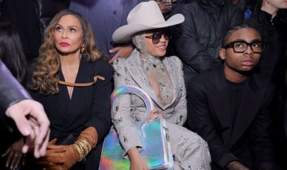 Beyoncé aderiu ao "cowboycore" e não é a única estrela de chapéu e bota