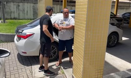 Momento em que o miliciano é preso pela Polícia Civil do Rio de Janeiro