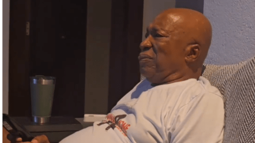 Milton Nascimento assistindo novela "Renascer"