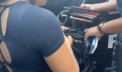SP: Mulher é presa com 22 celulares escondidos em Carnaval
