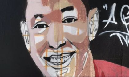 Mural no entorno do Maracanã homenageia Christian Esmério, uma das vítimas do incêndio no Ninho do Urubu, em 2019
