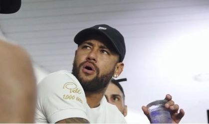 Neymar em jogo entre Santos e Corinthians