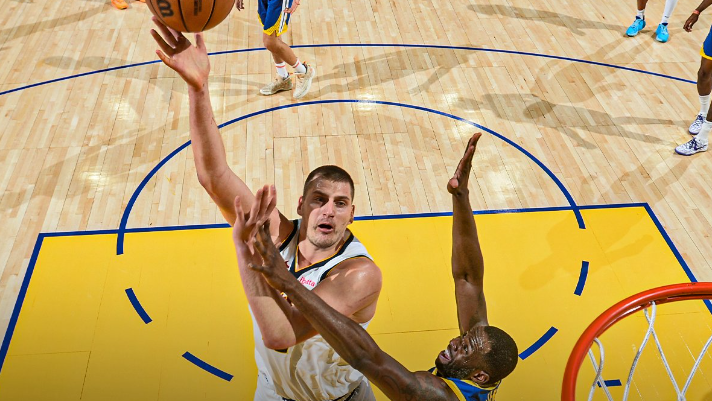 Jokic ultrapassou marca de Wilt Chamberlain