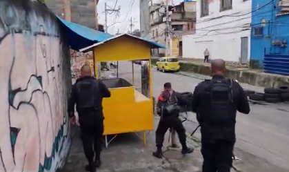 PM faz operação contra o tráfico pelo segundo dia seguido na Cidade de Deus