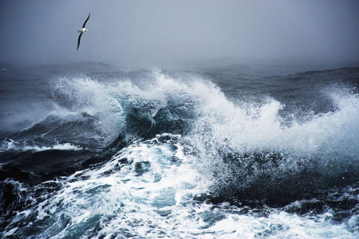 Ondas na Passagem de Drake, no sul do Oceano Atlântico / Mike Hill / Getty Images