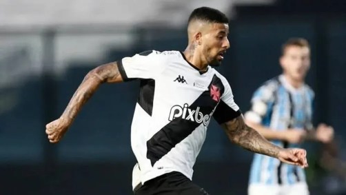 Paulinho em jogo pelo Vasco